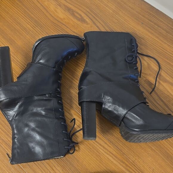 Alexander McQueen Leather Lace Up  Boots - Picture 7 of 16